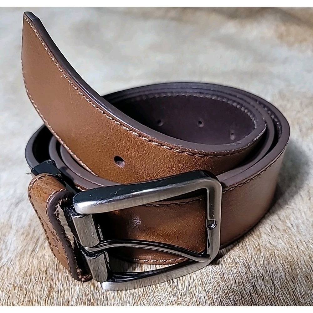 Tommy Bahama Mens 34" Brown Leather Belt‎ with Silver Buckle
